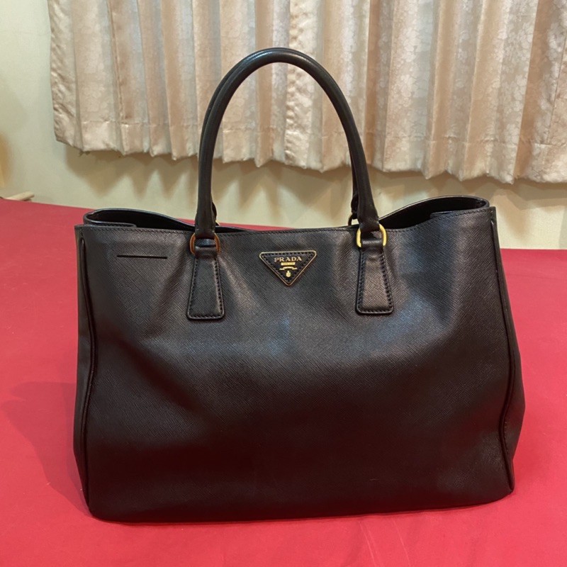 Prada saffiano 35 cheap