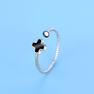 ภาพหน้าปกสินค้าแหวนเงินสไตล์วินเทจปรับได้ Black Clover Ring Flower Silver 925 Fashion Accessory QRA54 ซึ่งคุณอาจชอบราคาและรีวิวของสินค้านี้