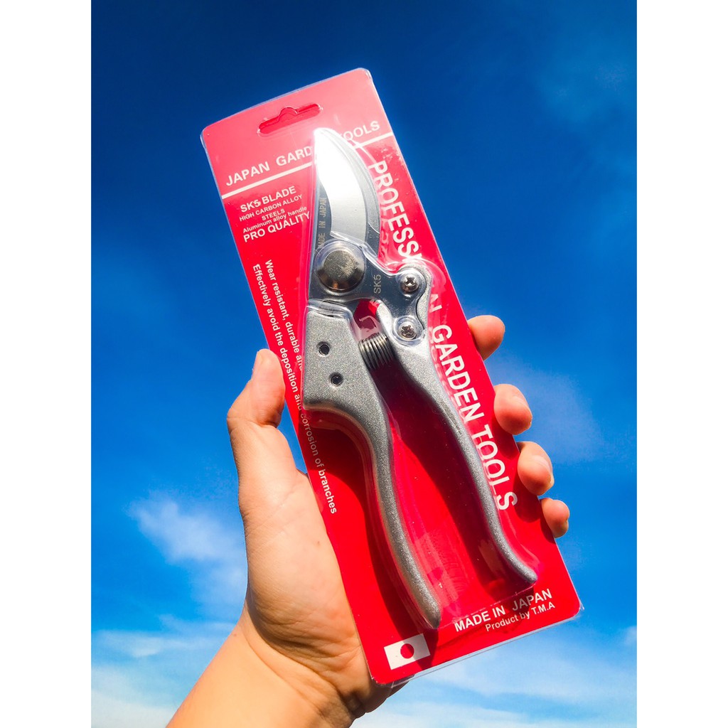 ภาพหน้าปกสินค้ากรรไกรตัดแต่งกิ่งไม้ กรรไกรตัดกิ่ง Pruning shears, Made in Japan