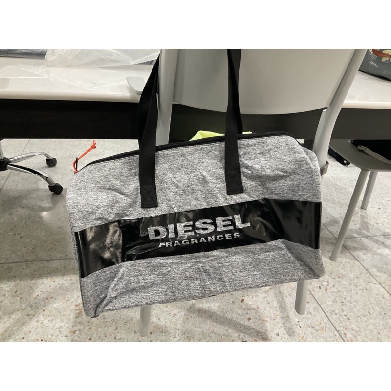 กระเป๋า-duffle-diesel-fragrance-50-29-19cm