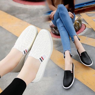 สินค้า NEW รองเท้าผู้หญิงวัยรุ่น หนังpuใส่สบาย 2สี（สีขาว/สีดำ）