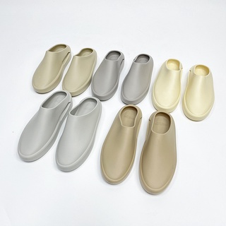 ภาพหน้าปกสินค้าFEAR OF GOD Slip-on Slip-on Slippers EVA Closed Toe Couple Slippers ซึ่งคุณอาจชอบราคาและรีวิวของสินค้านี้