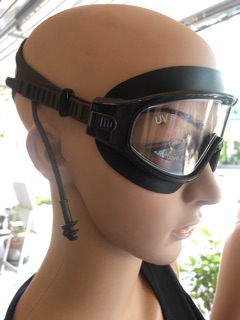 ภาพขนาดย่อของภาพหน้าปกสินค้าแว่นตาว่ายน้ำเลนส์ใหญ่ ป้องกันหมอก รังสียูวี จากร้าน bikini_cm บน Shopee