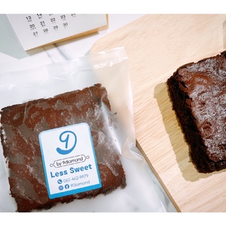 ภาพหน้าปกสินค้าบราวนี่หวานน้อย💙 ขนม ลดแป้งและน้ำตาล40% Less Sweet Brownies ชิ้นใหญ่จุใจ ไม่มีน้ำตาลขัดสี แป้งน้อย น้ำตาลน้อย ที่เกี่ยวข้อง