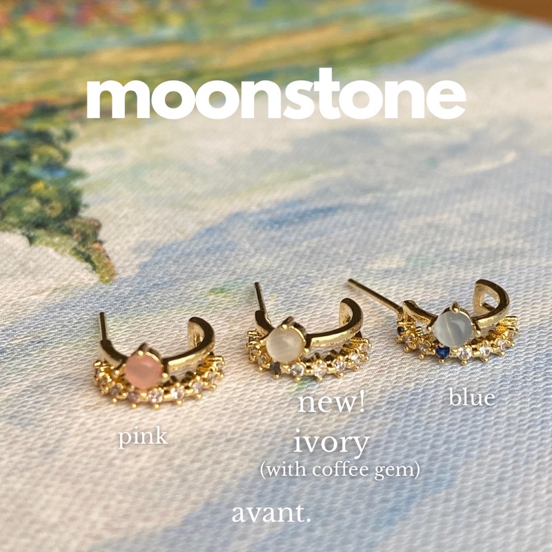 ภาพหน้าปกสินค้าAvantgarde.bkk  Restock Moonstone stud ต่างหูครึ่งวง 8-9 mm ก้านเงิน s925 น่ารักม้า จากร้าน avantgardebkk บน Shopee