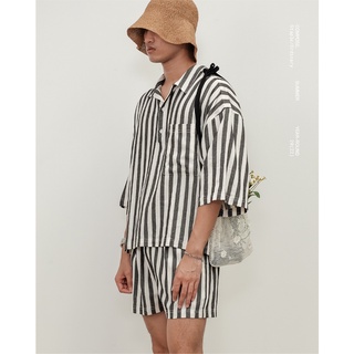 สินค้า SS22/14 Open-Sleeved Linen Striped Pajama Shirt | เสื้อเชิ้ตผ้าลินิน คอเปิดโปโล ทรงหลวม ลายทางตั้งขาวดำ