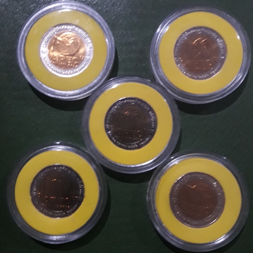 เหรียญ-10-บาท-สองสี-ที่ระลึก-การประชุมเอเปค-apec-ครั้งที่-11-ไม่ผ่านใช้-unc-พร้อมตลับอะคริลิกอย่างดี-เหรียญสะสม