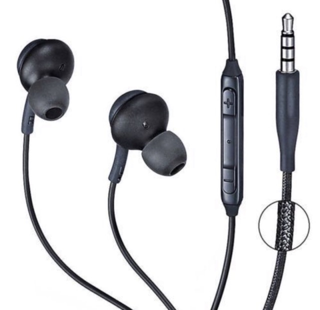 ภาพหน้าปกสินค้าหูฟัง samsung ใช้ได้กับมือถือทุกรุ่น จากร้าน chainphone78 บน Shopee