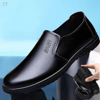 สินค้า Spot  รองเท้าผู้ชายใหม่ผู้ชายอังกฤษธุรกิจสบาย ๆ รองเท้าหนังรองเท้าขับรถรองเท้าทำงานอย่างเป็นทางการรองเท้าขี้เกียจรอ
