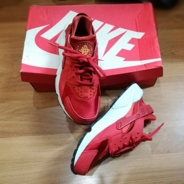 women-s-nike-air-huarache-cinnabar