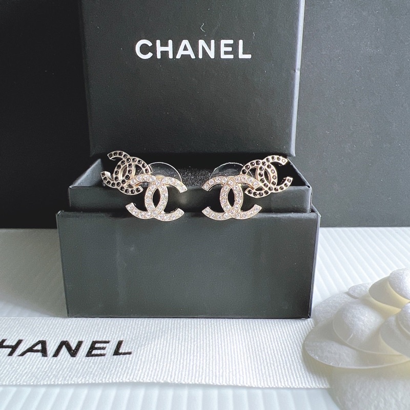 new-chanel-earrings-แต่ละคู่ราคาไม่เท่ากัน-รบกวนสอบถามก่อนกดสั่งซื้อค่ะ