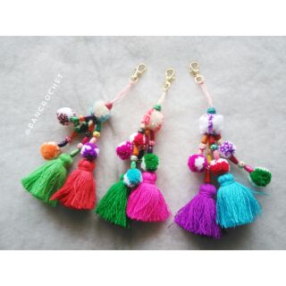 พู่ห้อยกระเป๋า ราคาต่อชิ้นระบุสีในแชท