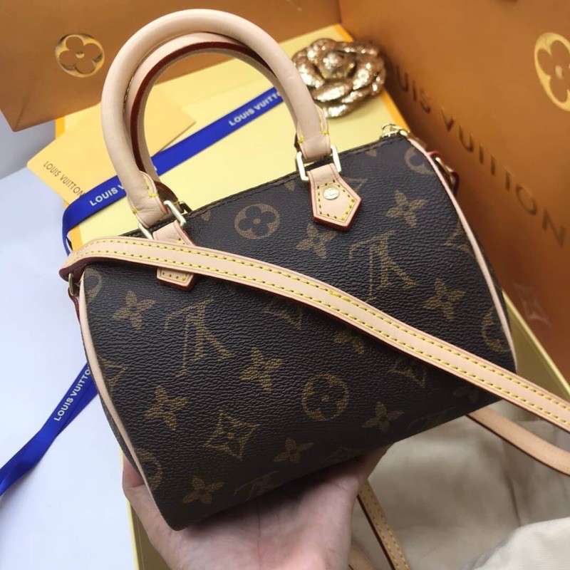 hiend-กระเป๋าหลุยส์-หลุยส์หมอน-louisvuitton-พร้อมกล่อง