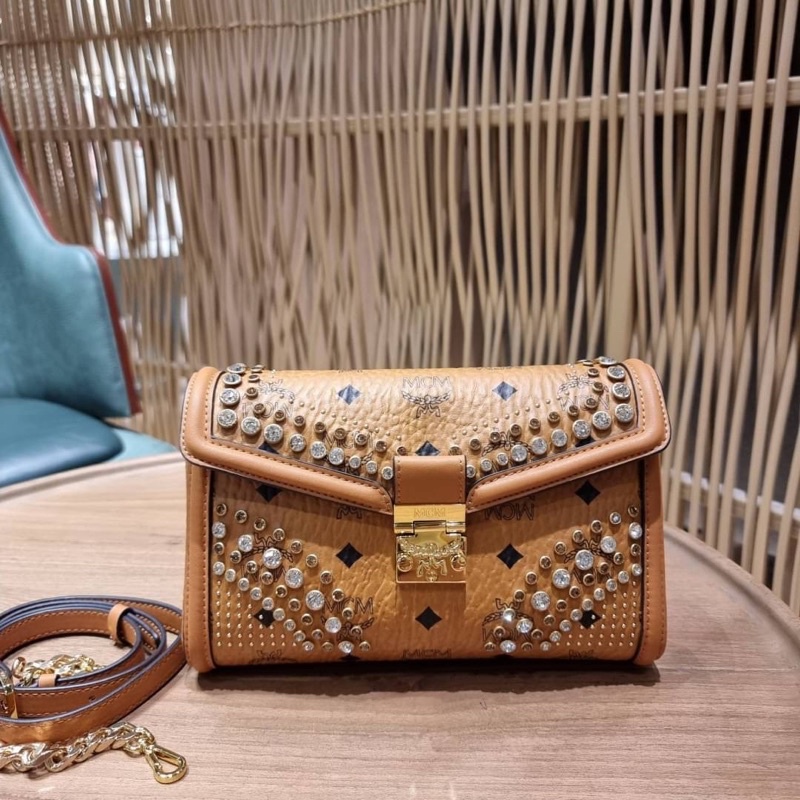 ส่งฟรี-mcm-medium-millie-crossbody-in-crystal-visetos-กระเป๋าสะพายแท้