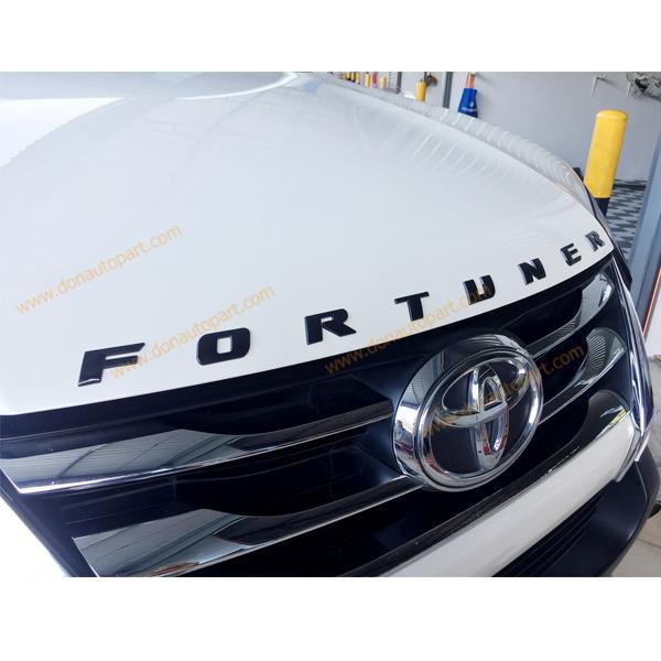 logo-fortuner-โลโก้-ฟอจูนเนอร์-ติดหน้ากระจัง-สีดำ