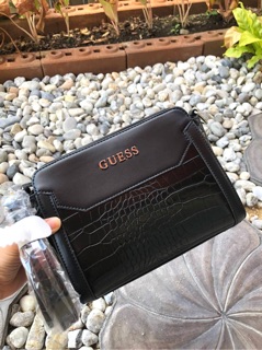 กระเป๋าสะพาย Guess Croc Effect Crossbody bag