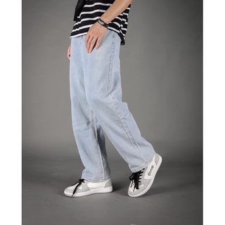 #กางเกงยีนส์ขายาวกระบอกใหญ่  LOOKER DENIM RETRO  ผลิตจากผ้ายีนส์ 13 Oz  เนื้อผ้าผ่านกระบวกการฟอก