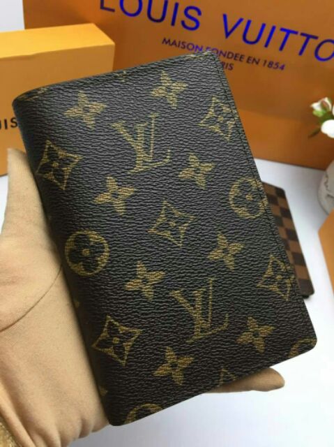 louis-vuitton-passport-หนังแท้