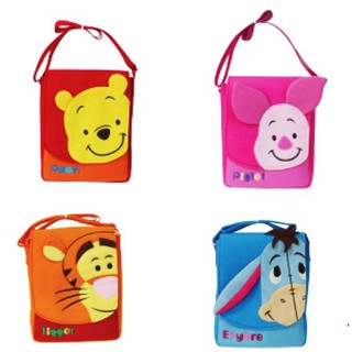 กระเป๋าเป้ สะพายข้าง ขนาด 12 นิ้ว Pooh and Friends (ราคาต่อ 1 ใบ)