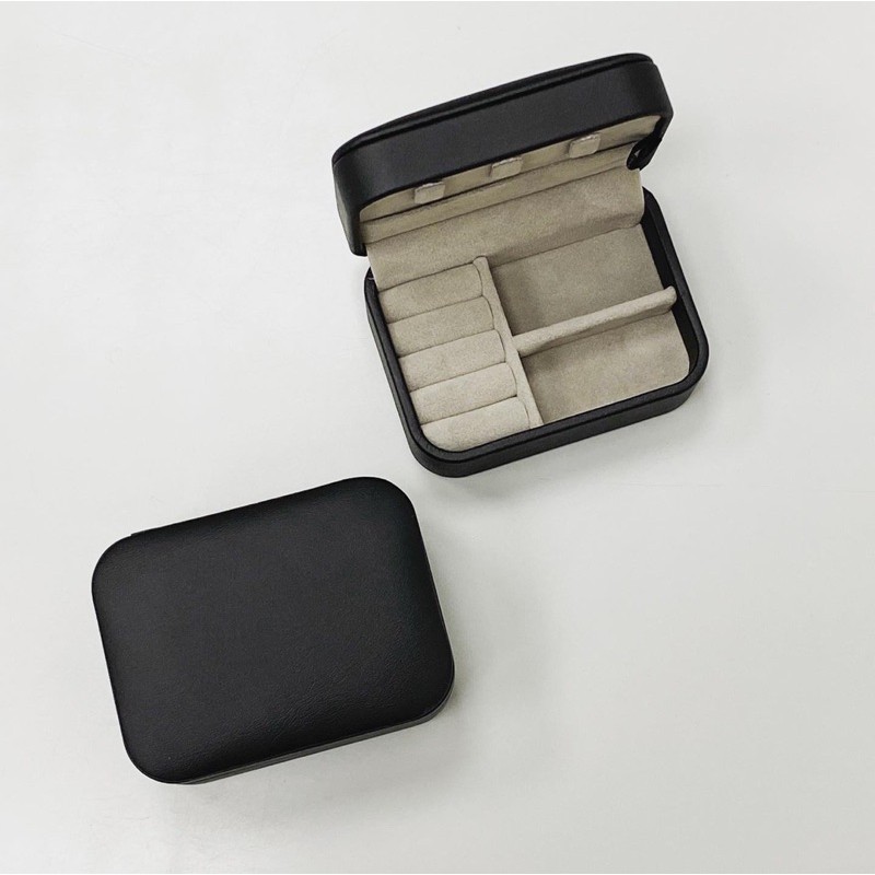 super-cool-mini-travel-jewelry-box