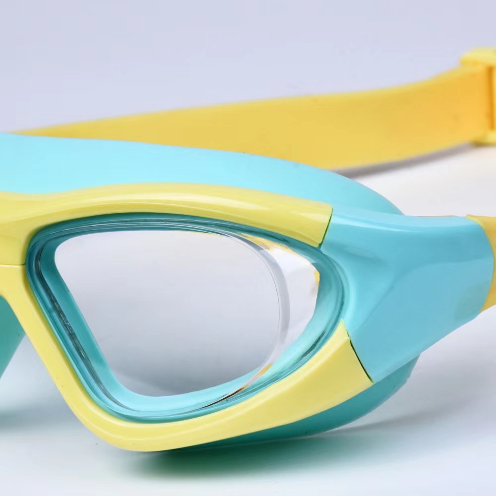 ภาพหน้าปกสินค้าแว่นตาว่ายน้ำเด็ก แว่นว่ายน้ำเด็กป้องกันแสงแดด UV ไม่เป็นฝ้า แว่นตาเด็ก ปรับระดับได้ แว่นกันน จากร้าน chamodarn3303 บน Shopee