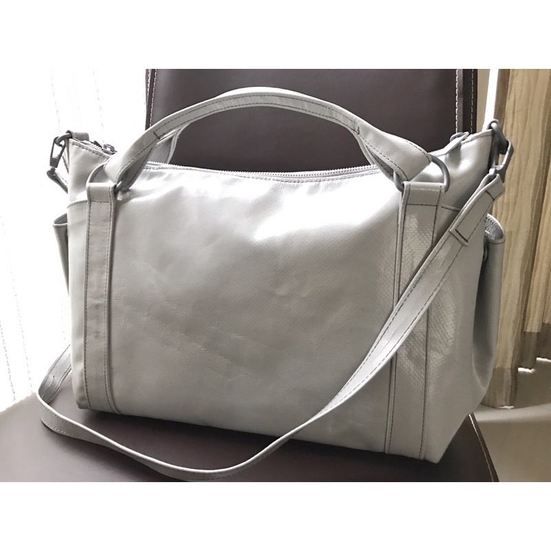 Freitag R120 Austen แท้ มือ2 (Used like new) light grey มา