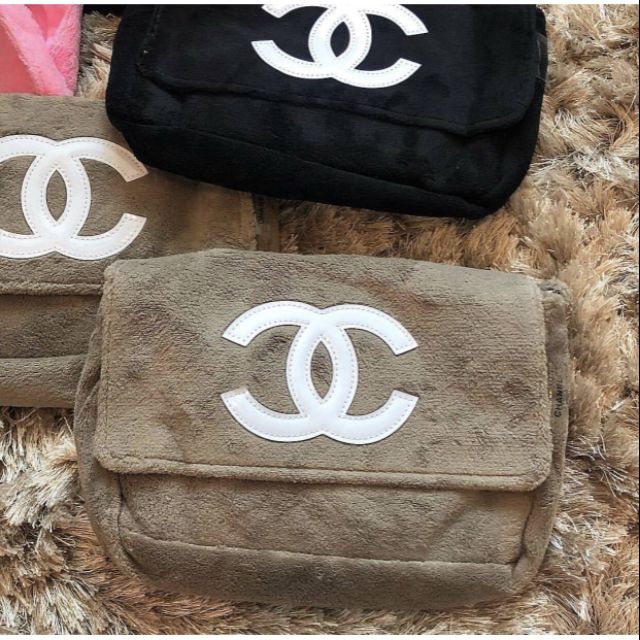 Chanel Beaute Crossbody Bag พร้อมส่ง สีดำค่า สีเบส ชมพูมาเพิ่มคะ