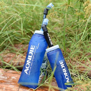 ภาพหน้าปกสินค้าLee Bicycle ขวดน้ำวิ่งแบบนิ่ม พับได้ Aonijie 250ml,350ml, 500ml,600ml. มีหลอดแยกขาย ที่เกี่ยวข้อง