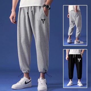 สินค้า [ไซส์ M-5XL] กางเกงลำลองผู้ชายกางเกงขายาวไซส์ใหญ่กางเกงกีฬาเอวยางยืดลายขนนกกางเกงกีฬาเกาหลีสไตล์ญี่ปุ่น