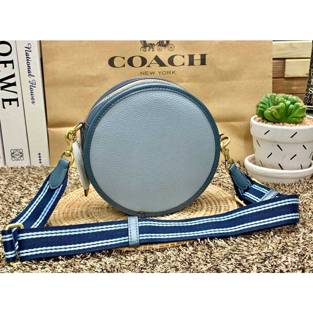 coach-kia-circle-bag-in-colorblock-ca098