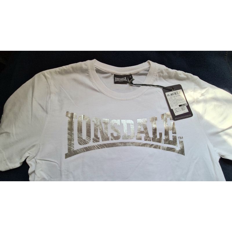 เสื้อยืดคอกลมสีขาว-lonsdale