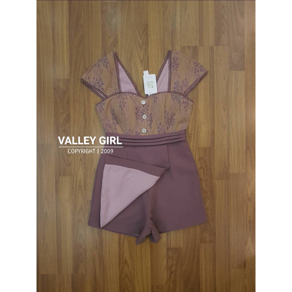 valley-girl-จั๊มสูทกางเกงขาสั้น-ด้านบนแต่งลุกไม้-แต่งระบายเล็กๆน่าร้ากมากค่า-อกเสริมฟองน้ำ-แพทเทินสวยมากค่า
