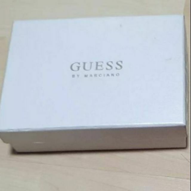 กล่องกระเป๋าสตางค์-guess