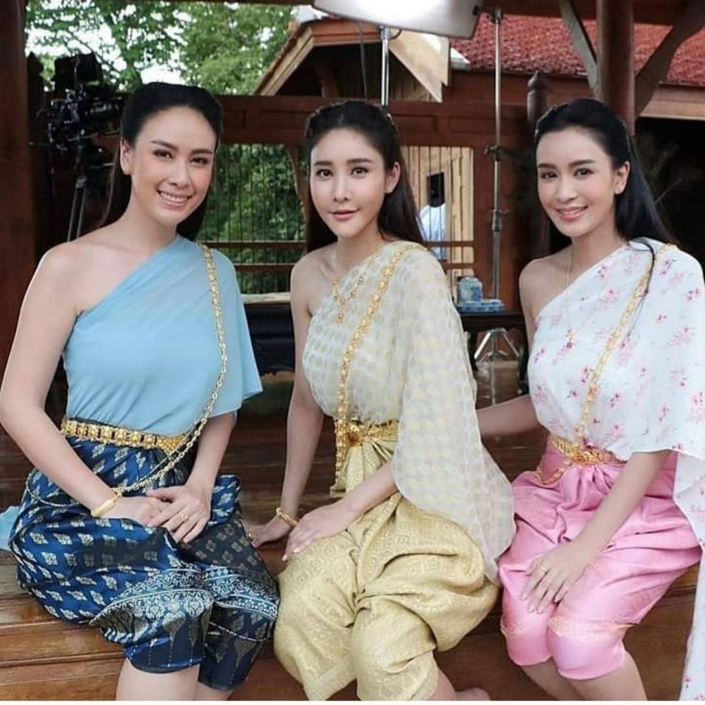 เข็มขัดชุดไทยหัวเข็มขัดแบบใหญ่สะดุดตา-ลวดลายสวยงา