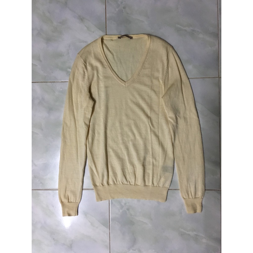 เสื้อuniqlo-m-คอวี-extra-fine-merino-wool-มือ2-ผู้หญิง-สีครีม