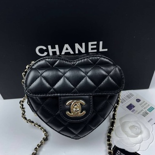 🍒 กระเป๋าสะพายข้างใบเล็กทำจากหนังแท้ Chanel Heart mini bag  Grade : Ori