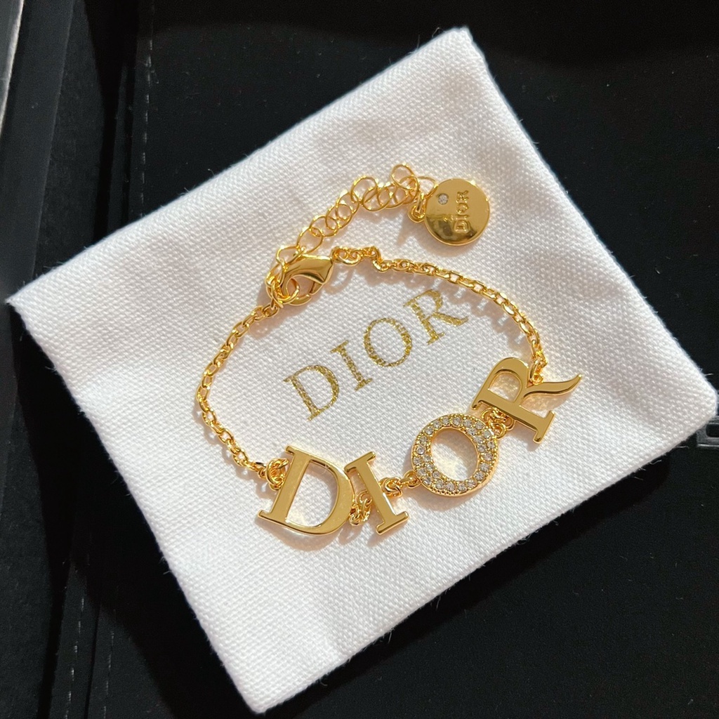 สร้อยข้อมือทองเหลือง-ประดับเพชร-แฟชั่น-dior