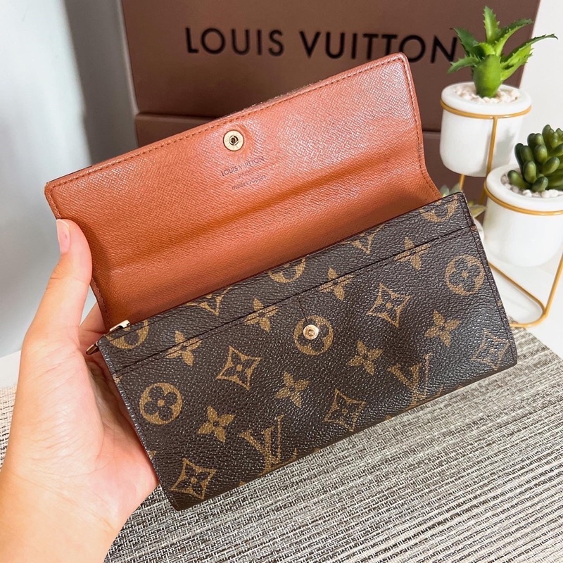 lv-ซาราห์2การ์ด-มือสองของแท้-ค่ะ-รบกวนทั่กแชทก่อนสั่งค่ะ