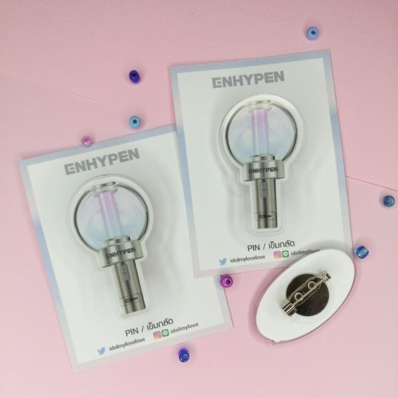 ภาพหน้าปกสินค้าENHYPEN : Keychain + PIN Lightstick จากร้าน idolmylove บน Shopee