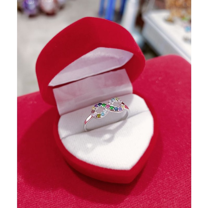 ภาพหน้าปกสินค้าแหวนเงินแท้infinityพลอยนพเก้า จากร้าน kitti0851563136 บน Shopee