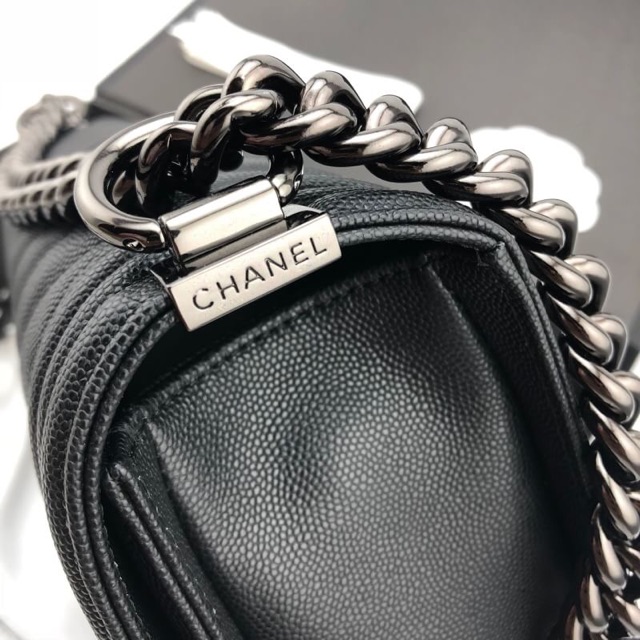 กระเป๋า-chanel-boy-chevron-original-leather1-1-caviar-black-hardware-พร้อมส่งค่ะ