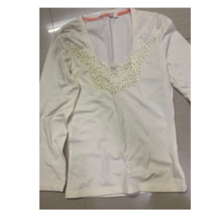 เสื้อแขนยาวผู้หญิง มือ 2 size 1 อก 24-29 นิ้ว