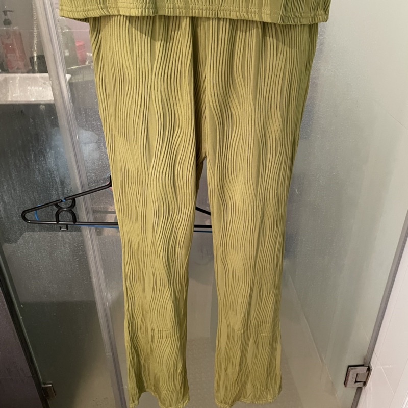 ชุดเชตมาม่า-เสื้อมาม่า-กางเกงมาม่า-สีเขียวมะนาว-สีครีม