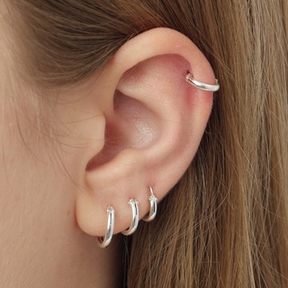 สินค้า ต่างหูห่วงเงินแท้ hoop earrings ( 92.5% ) ( เงินแท้ ) ( หลอด 2 มิลลิเมตร ) ( ต่างหู ) ( ต่างหูห่วง ) ( ต่างหูเงินแท้ )