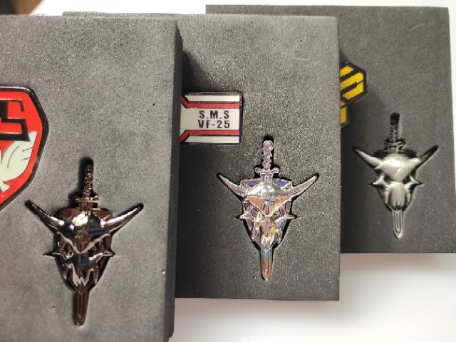 macross-frontier-pin-badge-set