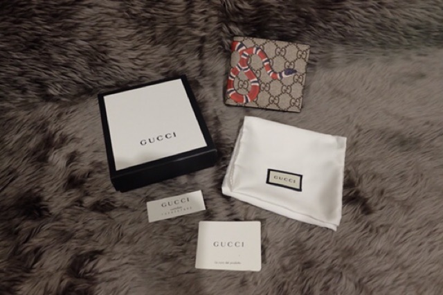 กระเป๋าสตางค์-gucci-ลายงู