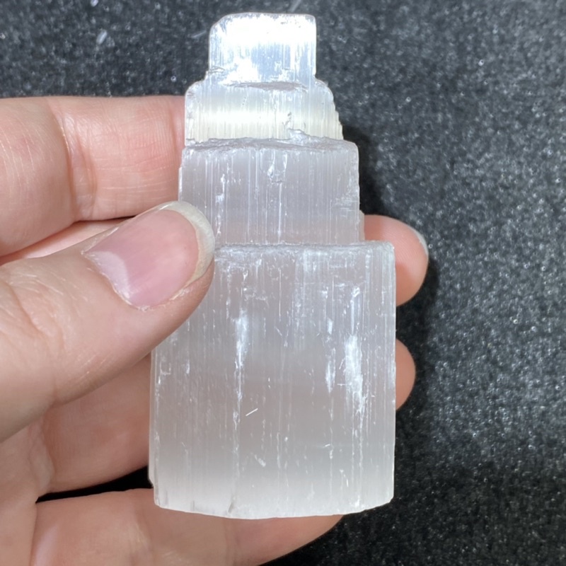 เซเลไนต์-selenite-หินแห่งการรักษาและการป้องกัน-ของตบแต่ง-หินสวยงาม