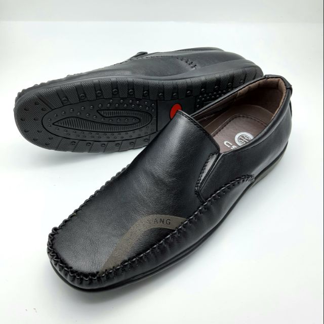 ราคาและรีวิวCSB รองเท้าคัชชูหนัง ส้นเตี้ย CM014 สีดำ ไซส์ 40-45