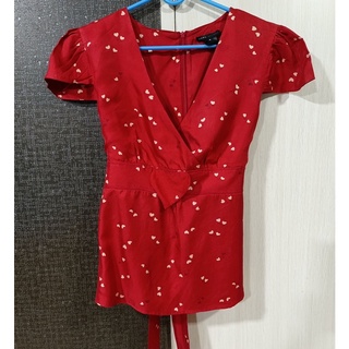 แท้ 💯% Used Marc Jacobs size 6 (อก 32”-34”) เสื้อ สีแดง ลายหัวใจ แบบสวย สีสดใส ไม่มีขาดใดๆ