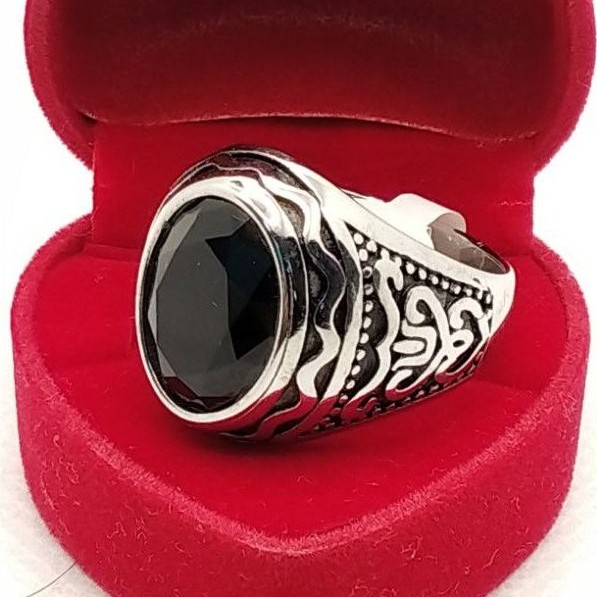 ภาพหน้าปกสินค้าแหวนสแตนเลสแท้100%ตัวเรือนสีเงิน(มีพลอยให้เลือก 4 แบบ)